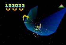 une photo d'Ã©cran de Tempest 2000 sur Atari Jaguar
